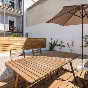 Feels Like Home Intendente Modern Terrace